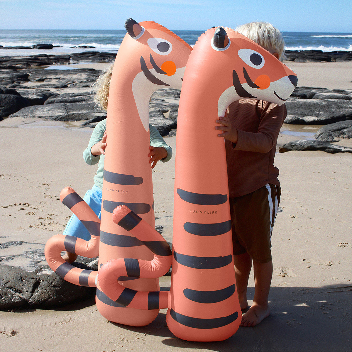 Inflatable swimming noodles – Tino the Tiger (2 pcs)