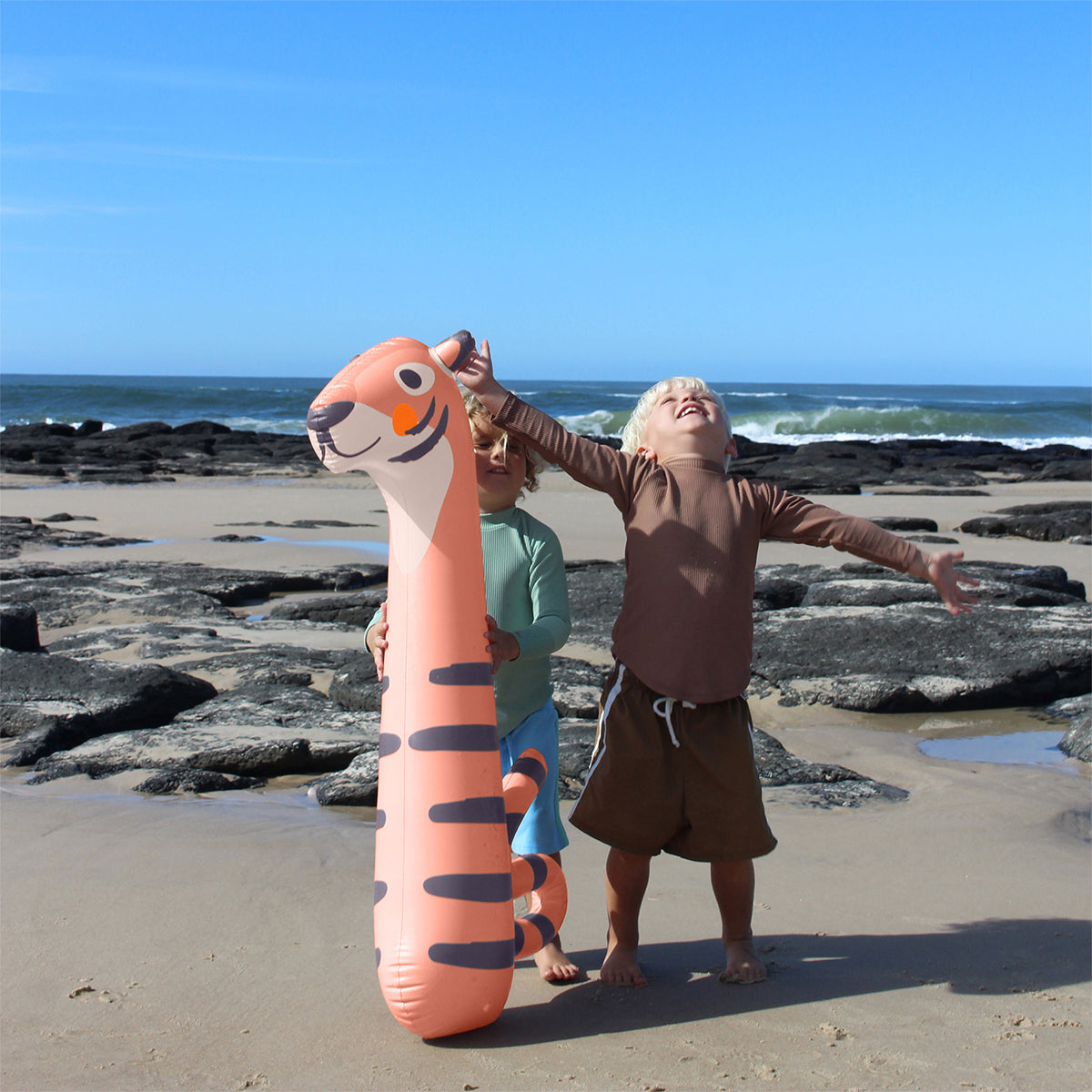 Inflatable swimming noodles – Tino the Tiger (2 pcs)
