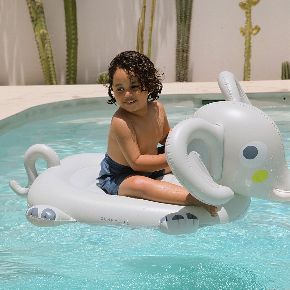 Inflatable water ride – Eli the Elephant