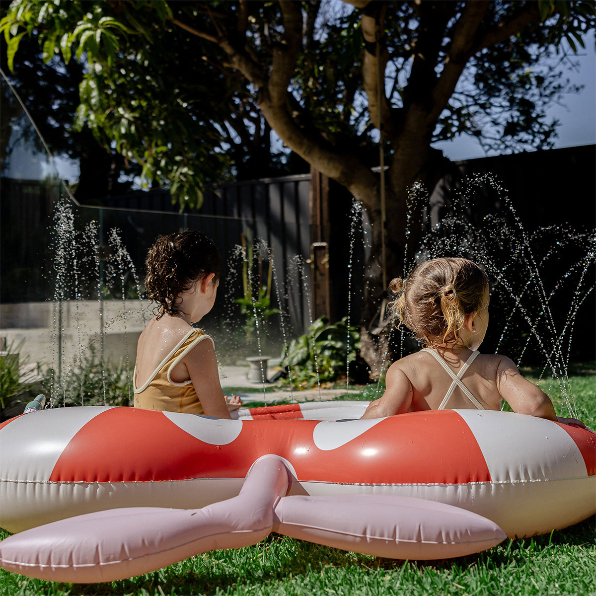 Sprinkler mat for kids – Poppy the Peach