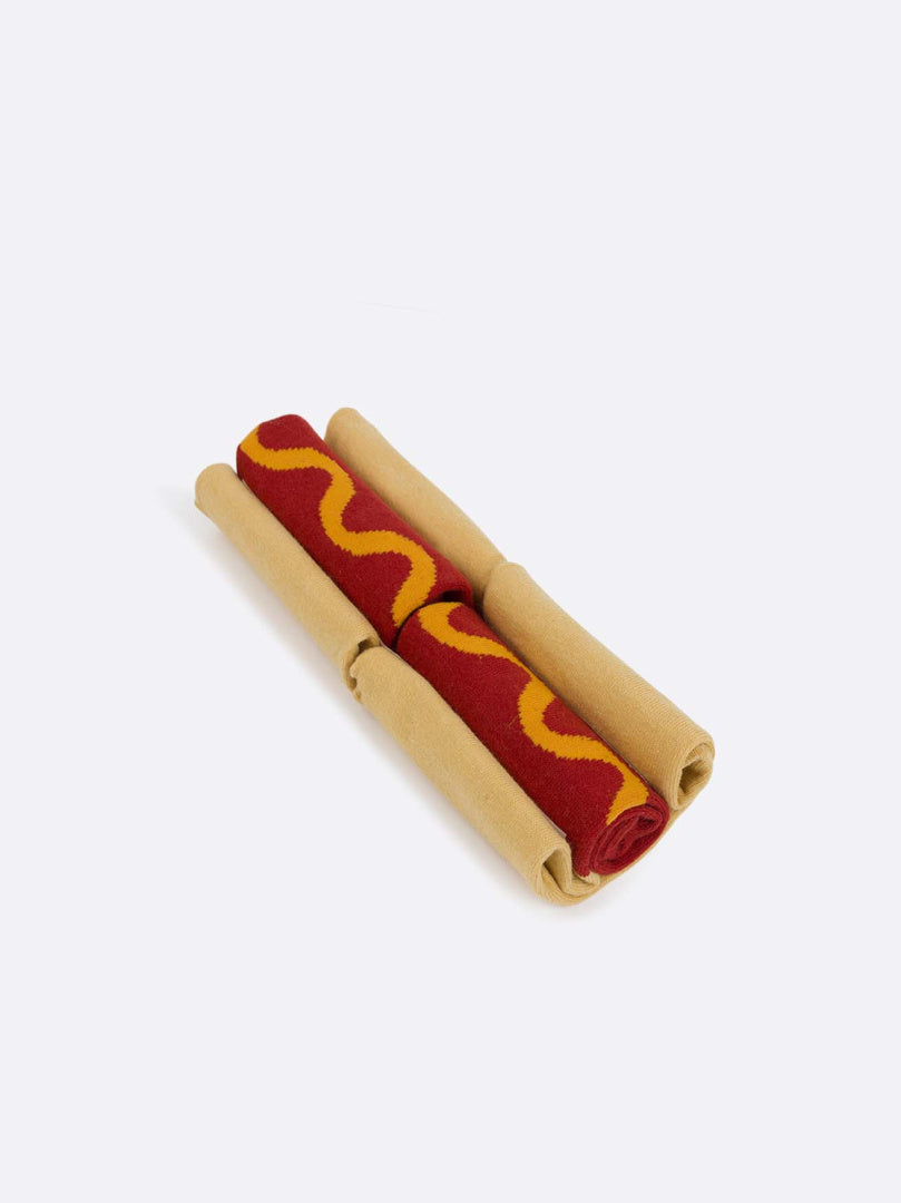 Skarpetki hot dog WABOBA AB czerwone z żółtym wzorem przypominającym musztardę w opakowaniu