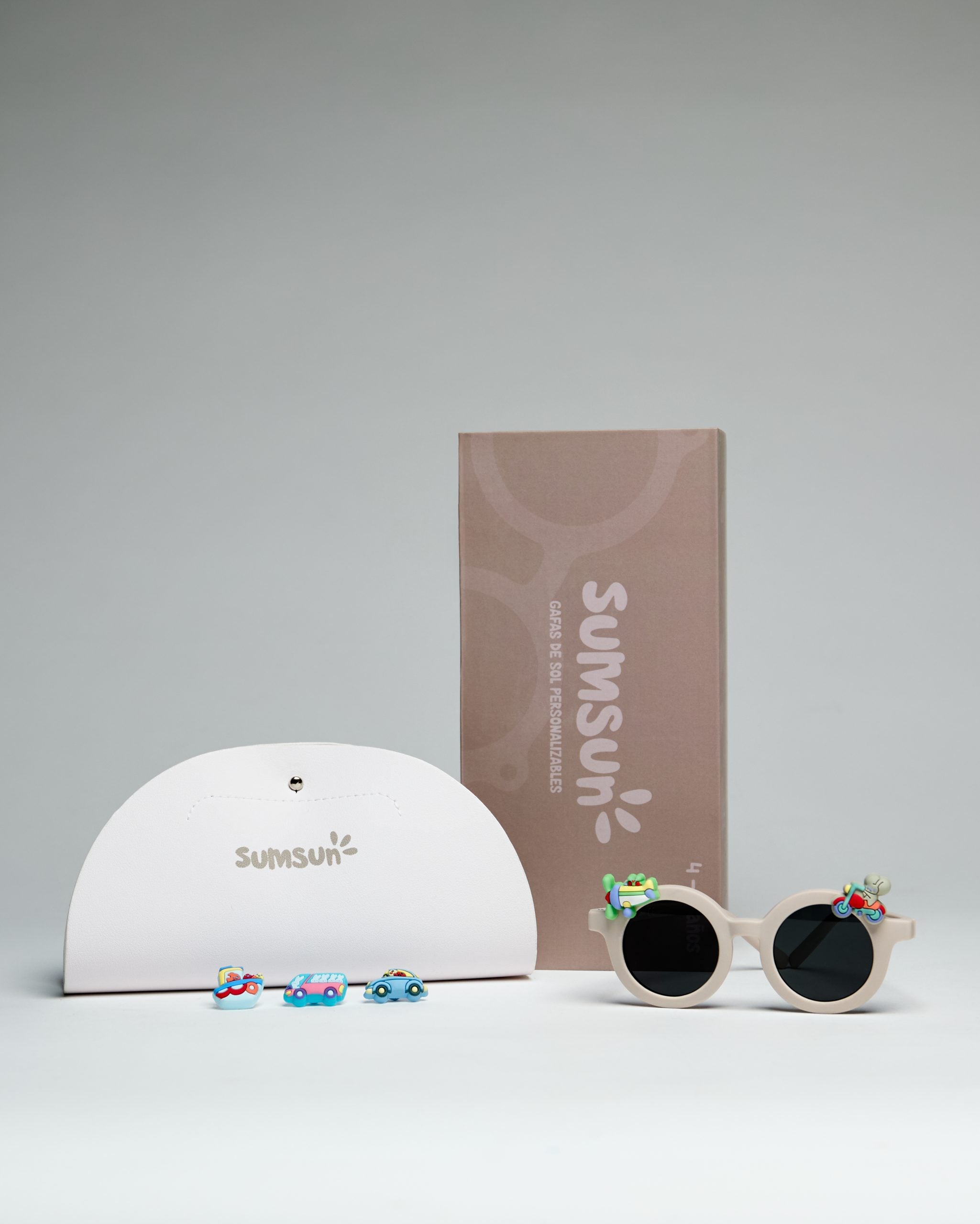 Okulary przeciwsłoneczne dla dzieci BV JACOB COMPANY z kolorowymi ozdobami i etui SUMSUN