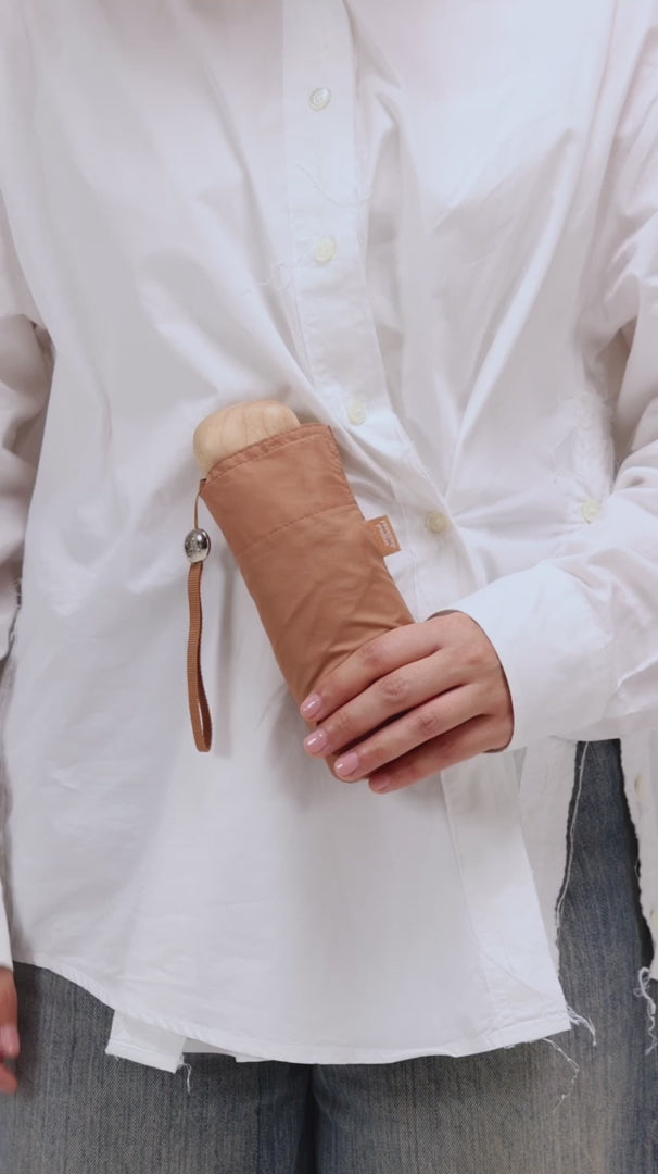 Cargar vídeo: Parasolka mini Original Duckhead – Mocha Mousse